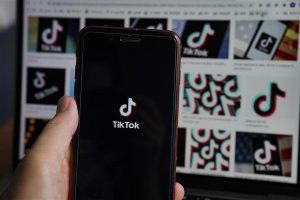 App chinês TikTok supera Facebook