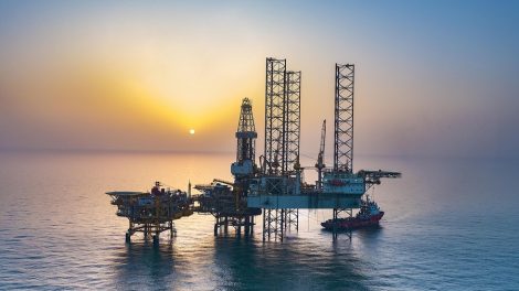 Plataforma de petróleo e gás oceânico