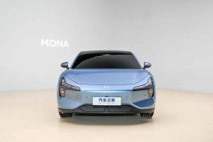 Sedan MONA M03 da XPeng