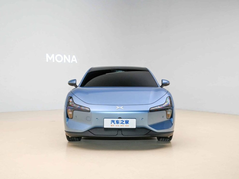 Sedan MONA M03 da XPeng