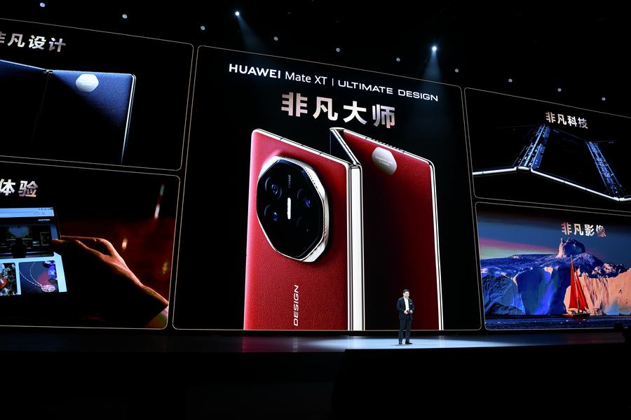 Celular dobrável da Huawei esgota em lançamento