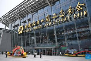 Sob guerra tarifária, a Feira de Cantão reforça o poder do “Made in China”