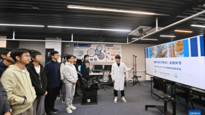 China avança em tecnologia de interface cérebro-computador com foco em reabilitação e inovação médica