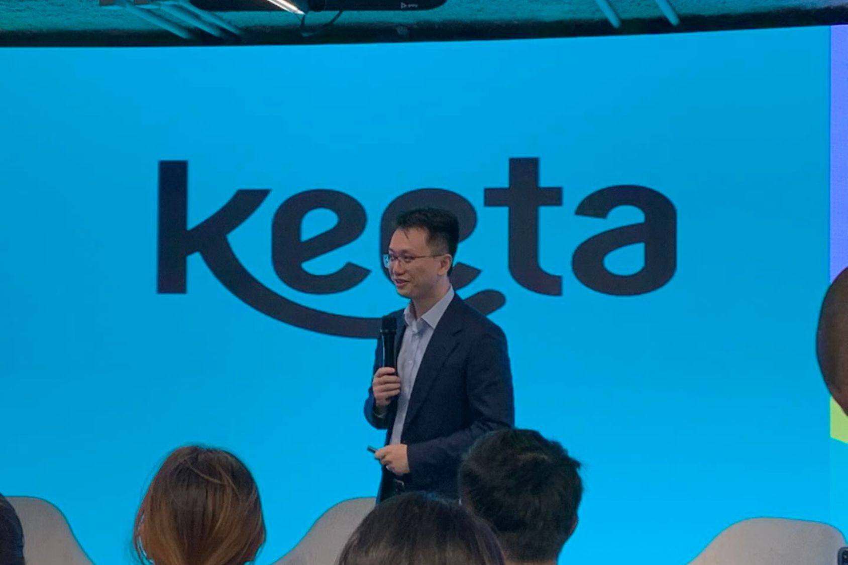 Capacete inteligente Keeta