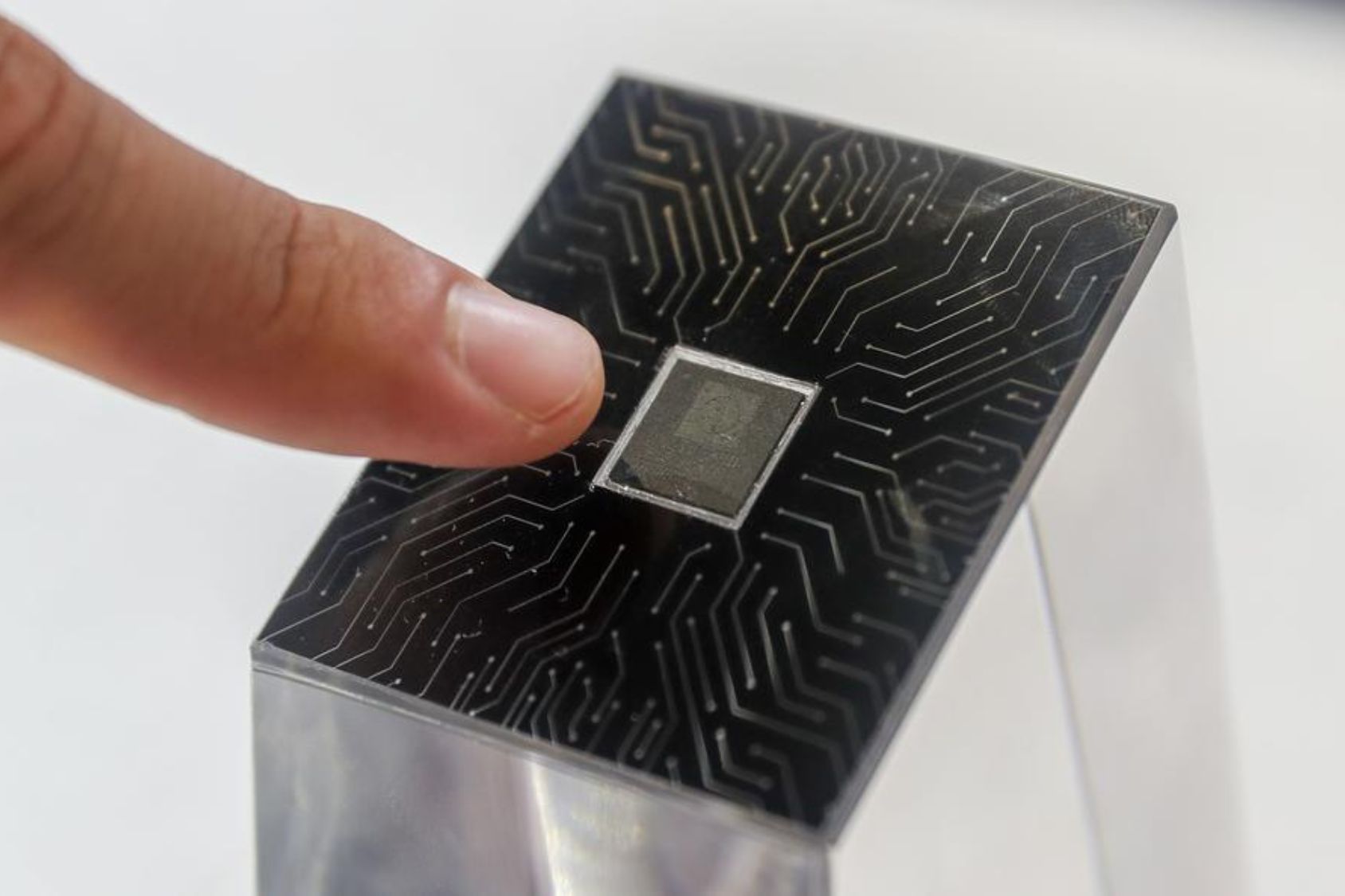 Empresa chinesa de semicondutores faz IPO em Xangai e fortalece busca ...
