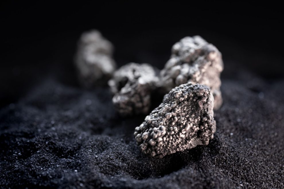 Extração de metais raros