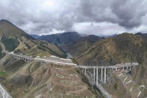 Maior túnel rodoviário do mundo
