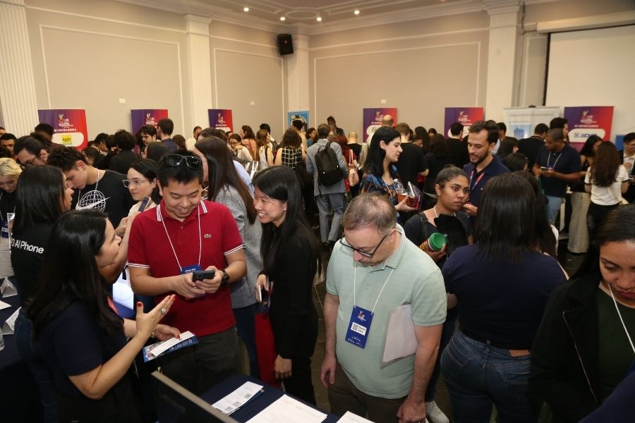 Feira de Recrutamento de Empresas Chinesas